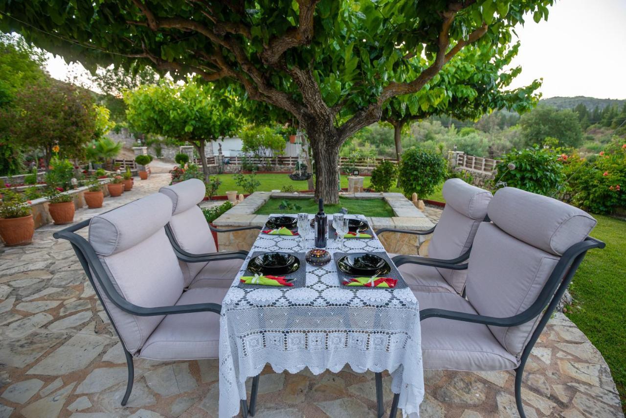 Rock Garden Villa Marantochori Exterior photo